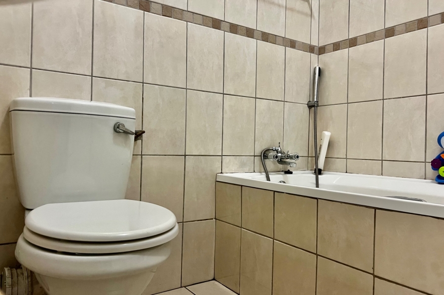 6 Bedroom Property for Sale in George Central Western Cape